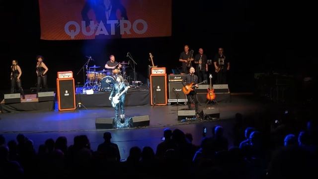SUZI QUATRO - LIVE - DEVIL GATE DRIVE - 12.12.2022 - Friedrichstadt-Palast Berlin (Germany) смотреть онлайн