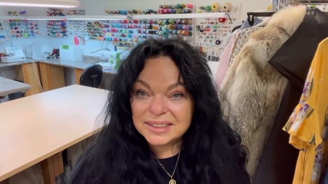 ✂️ ПОДГОНКА ОДЕЖДЫ в США ??… Почему американки покупают платья не по размеру ⁉️…. #649 смотреть онлайн