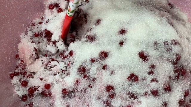 Варенье из красной смородины / Qırmızı qarağat mürəbbəsi смотреть онлайн