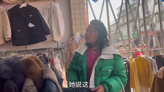 关爱常在，孝心无界。英子带公公婆婆买衣，传递温暖与幸福。