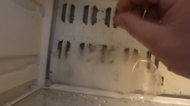 Лёд на стенке холодильника Холодильник не отключается или отключается но плохо долго смотреть онлайн