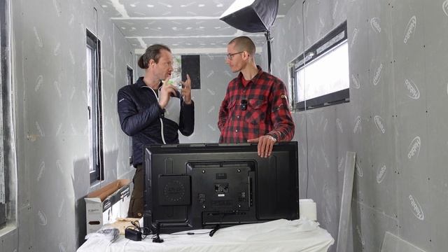 Camping TV: Energieeffizienter "Reflexion Smart TV LDDW40I" Fernseher im Unboxing смотреть онлайн
