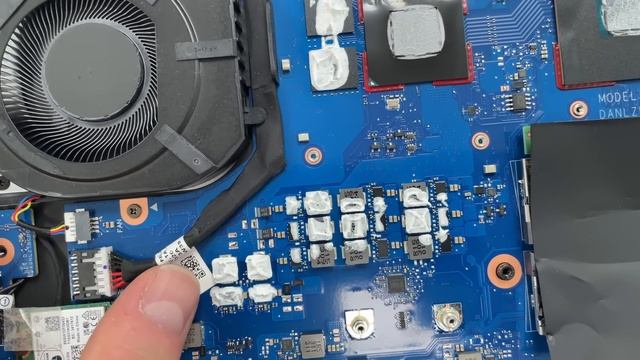 Перетест официально ввезенного Thunderobot смотреть онлайн