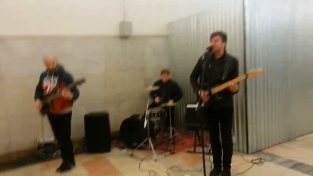 Метро переход китай город музыканты смотреть онлайн