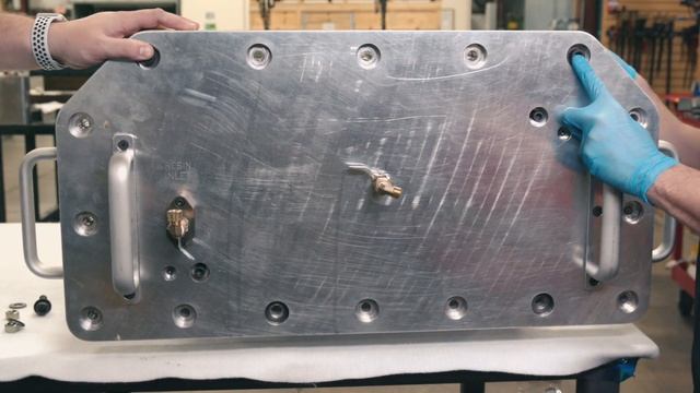 Co-Cured Wing Structure Using Dry Carbon Fiber Application/Overbraiding & Resin Transfer Molding смотреть онлайн