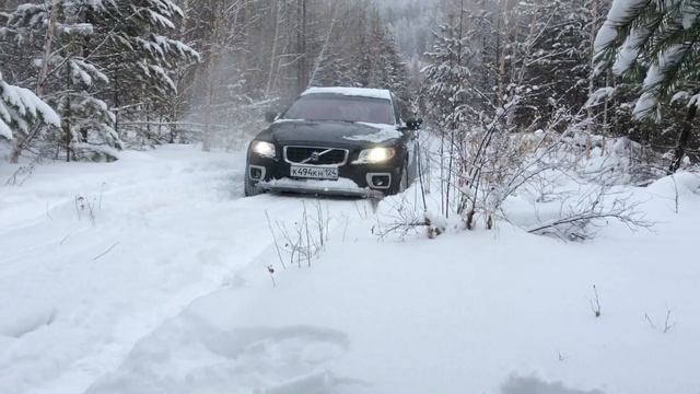 Volvo XC70 В якутской снежной тайге смотреть онлайн