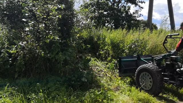 Самодельный трактор переломка, мини кировец, расчистка участка смотреть онлайн