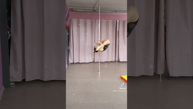 Немного шоулдера?? смотреть онлайн