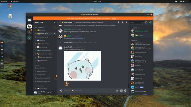Installing Discord, Logging into the Server, and Navigating the Discord App смотреть онлайн