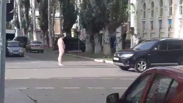 Новый "регулировщик" в Славянске смотреть онлайн