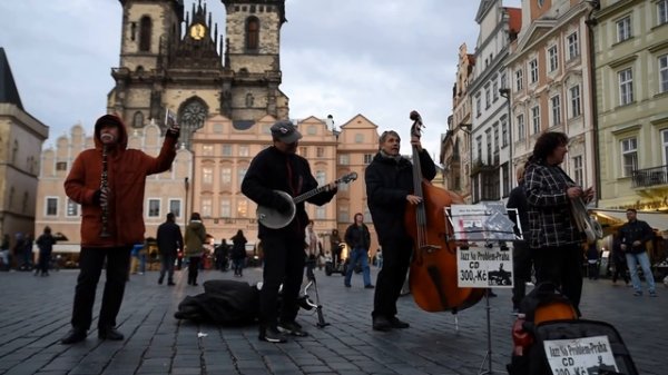 ПРАГА, ЧЕХИЯ УЛИЧНЫЕ МУЗЫКАНТЫ ► Hello, Dolly! - Louis Armstrong COVER