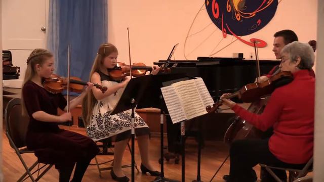 Beethoven Quartet Op. 59, No. 3, III. Menuetto & IV. Allegro molto смотреть онлайн