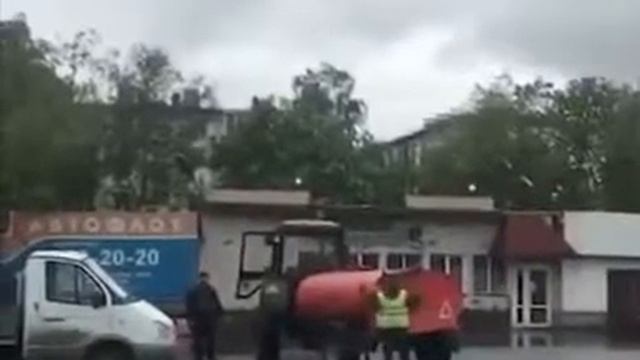 самоизоляция ,короновирус, полиция ,задержания голого ,уставшего от самоизоляции смотреть онлайн