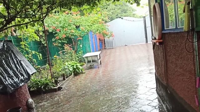 VLOG Готовимся к зиме.Прошол сильный ливень смотреть онлайн