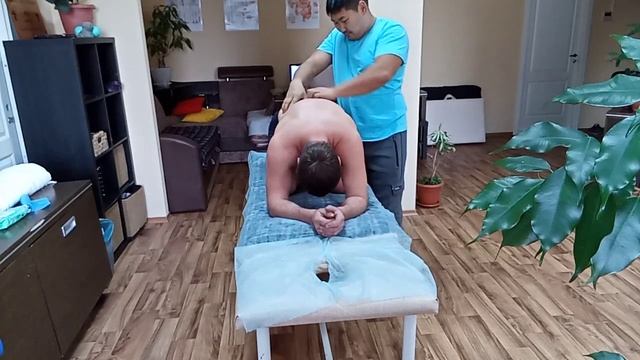 мануальный терапевт.