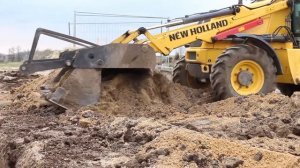 Выкопать траншею быстро экскаватором погрузчиком / «База Спецтехники»