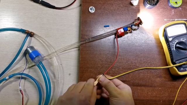 Испытываю фонарь с водяным охлаждением!