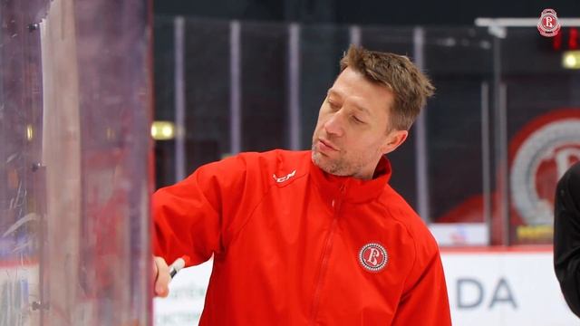 Поздравляем с Днем тренера! смотреть онлайн