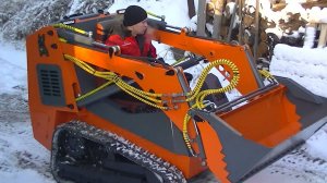 Мини погрузчик BulъDoG 350. Маневренность. Движение в ограниченном пространстве
