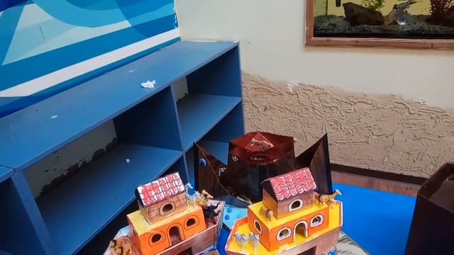 Детские работы на тему: "Ноев ковчег". Израиль. Школа: "Иерушалайм". Второй класс. смотреть онлайн