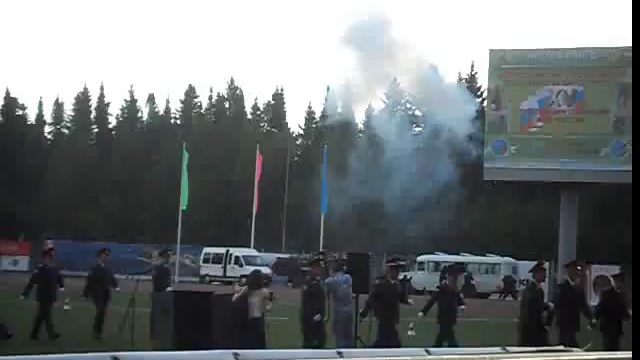 Взрыв на параде смотреть онлайн