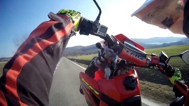 Honda XR 650 R Supermoto long wheelie смотреть онлайн