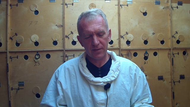 Поздний расплод осенью или как заставить маток прекратить сеять. смотреть онлайн