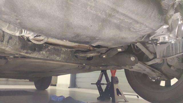 Tagliando Volkswagen Polo 1.6 TDI AW1 cambio olio e filtro abitacolo смотреть онлайн