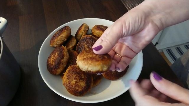 Почти диетические котлеты из фарша с тёртой картошкой. Рецепт сочных котлет в духовке. смотреть онлайн