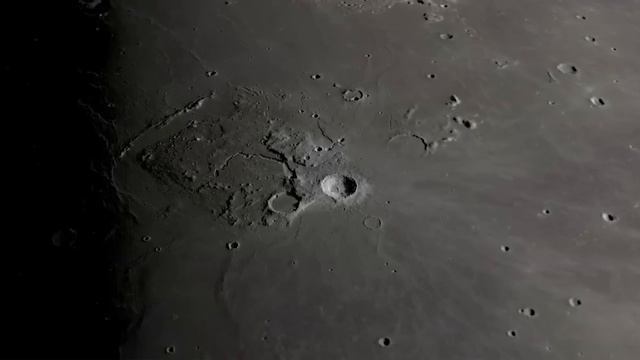 A Tour of the Moon (Narrated) смотреть онлайн