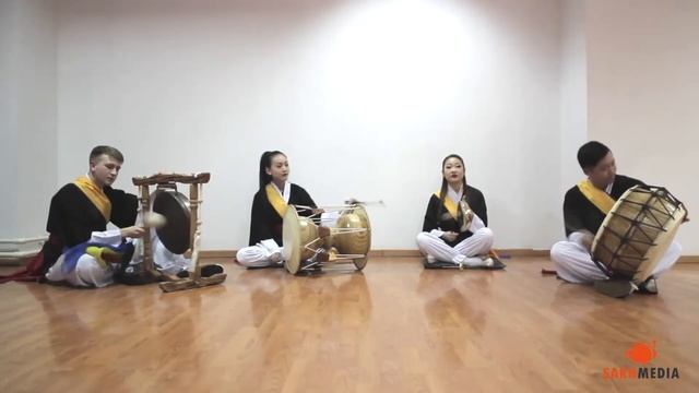 Традиционная композиция ансамбля корейских барабанщиков "Ханыль" смотреть онлайн