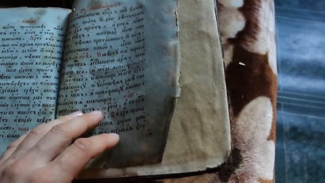 Стариные церковные книги царской России. Видеообзор смотреть онлайн