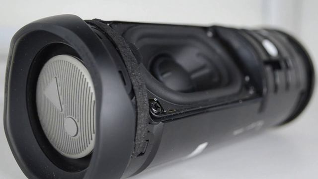Колонка JBL FLIP 5 LFM 60% Bass Test РЕАКЦИЯ НА ПЕСНИ ТЫ МОЯ ПЕРВАЯ (REMIX) смотреть онлайн