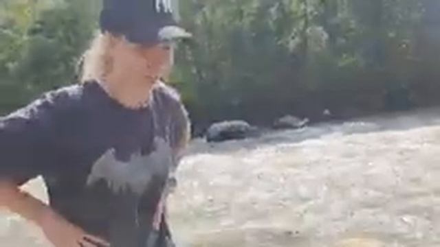 VLOG Поход к горной реке на Красной поляне, Цены на еду, Моё мнение об архитектуре смотреть онлайн