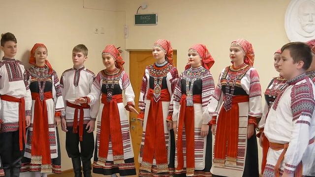 У нашего пана весь дом на помосте (Лазоревый цвет, старшая группа) смотреть онлайн