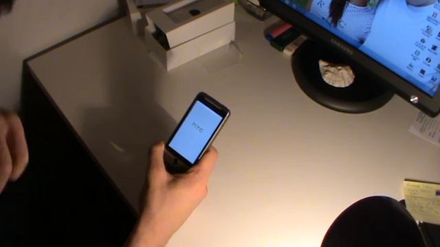 Распаковка и первое включение HTC DEsire Z