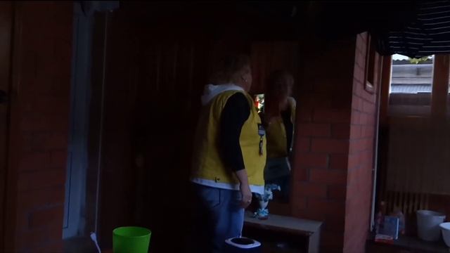 Когда веселые соседи/Что делать смотреть онлайн