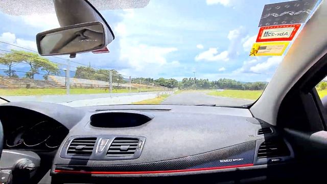 Renault Megane RS en pista? #renualt #meganers #circuit #autodromo #turbo #manual смотреть онлайн