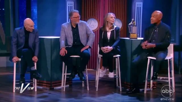 'Star Trek' Reunion: The Cast Of 'Star Trek: Picard' Discusses The Series' Final Voyage | The View смотреть онлайн