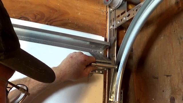 How to Adjust Garage Door Top Fixtures смотреть онлайн