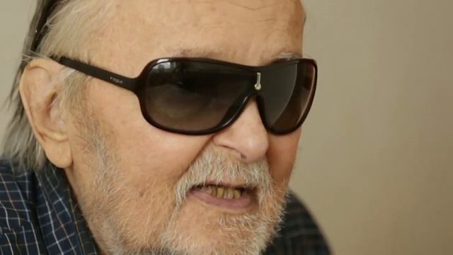 Трава у дома Анатолия Поперечного смотреть онлайн