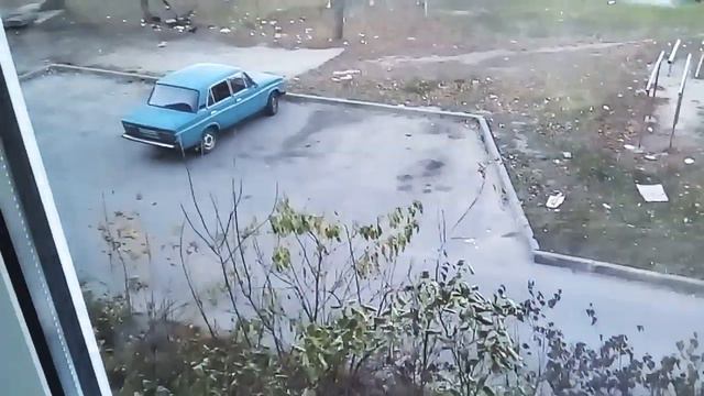 Это Липецк детка. Только в этом городе так можно. Ставлю тачку где хочу))) смотреть онлайн
