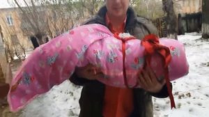ВЫПИСКА.Забираем дочку из роддома домой. Первое посещение дома.