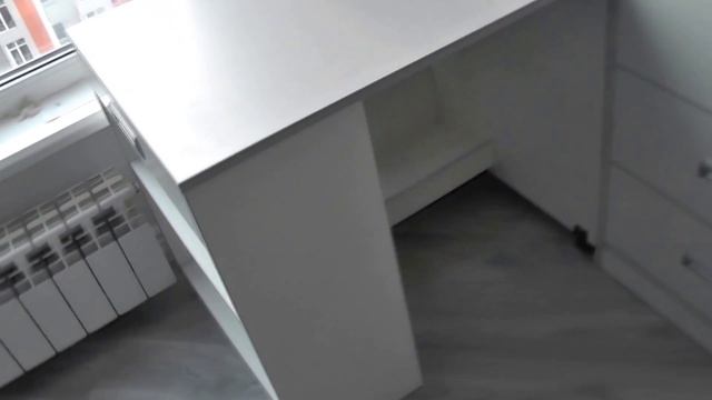 Детская кровать на заказ. Мебель в детскую из ДСП. Кроватка с выездным столом. смотреть онлайн