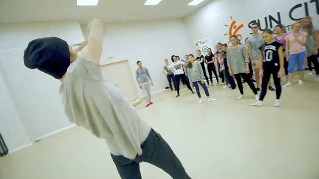 мастер-класс по CONTEMPORARY от Родиона Фархшатова в SUN CITY Dance Сenter смотреть онлайн