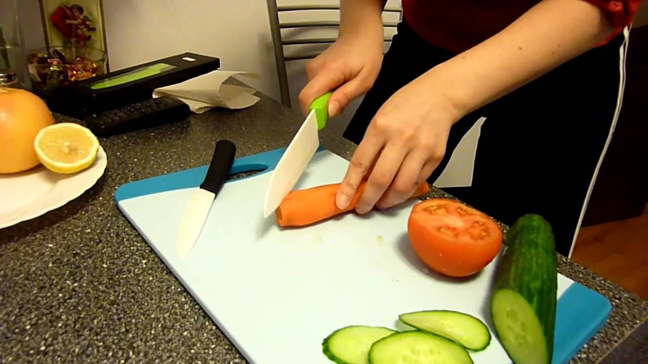 Ceramic knife test DealExtreme SKU 42934 SKU 29121 смотреть онлайн