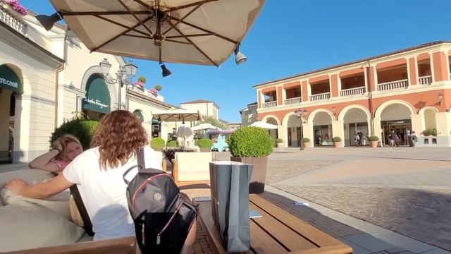 Serravalle Designer Outlet - Shopping a day in life смотреть онлайн