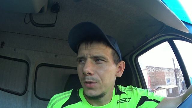 Не смог забрать водителя домой.Трудно работать в жару... Дальнобой по России... смотреть онлайн