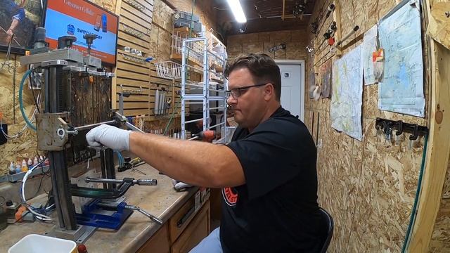 Fat Guys Fishing 1.7" Rippin Frog смотреть онлайн