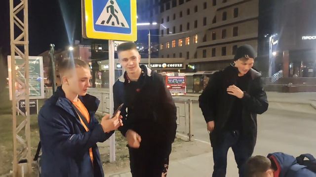 met super friendly Russians on the way to buy milk in barnaul, russia смотреть онлайн